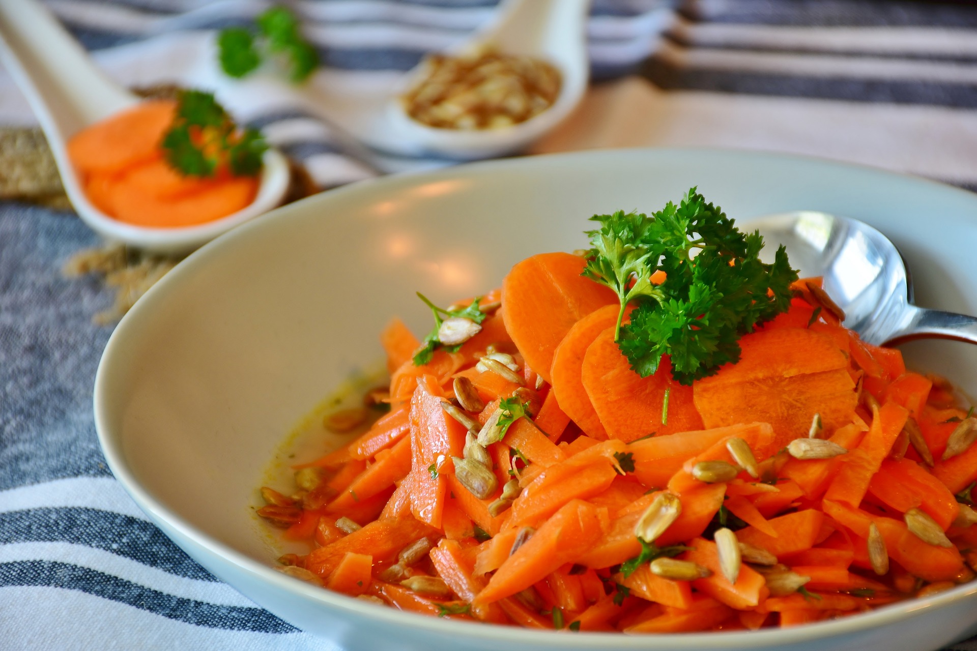 Crunchy Carrot Salad: A Delicious and Nutritious Side Dish